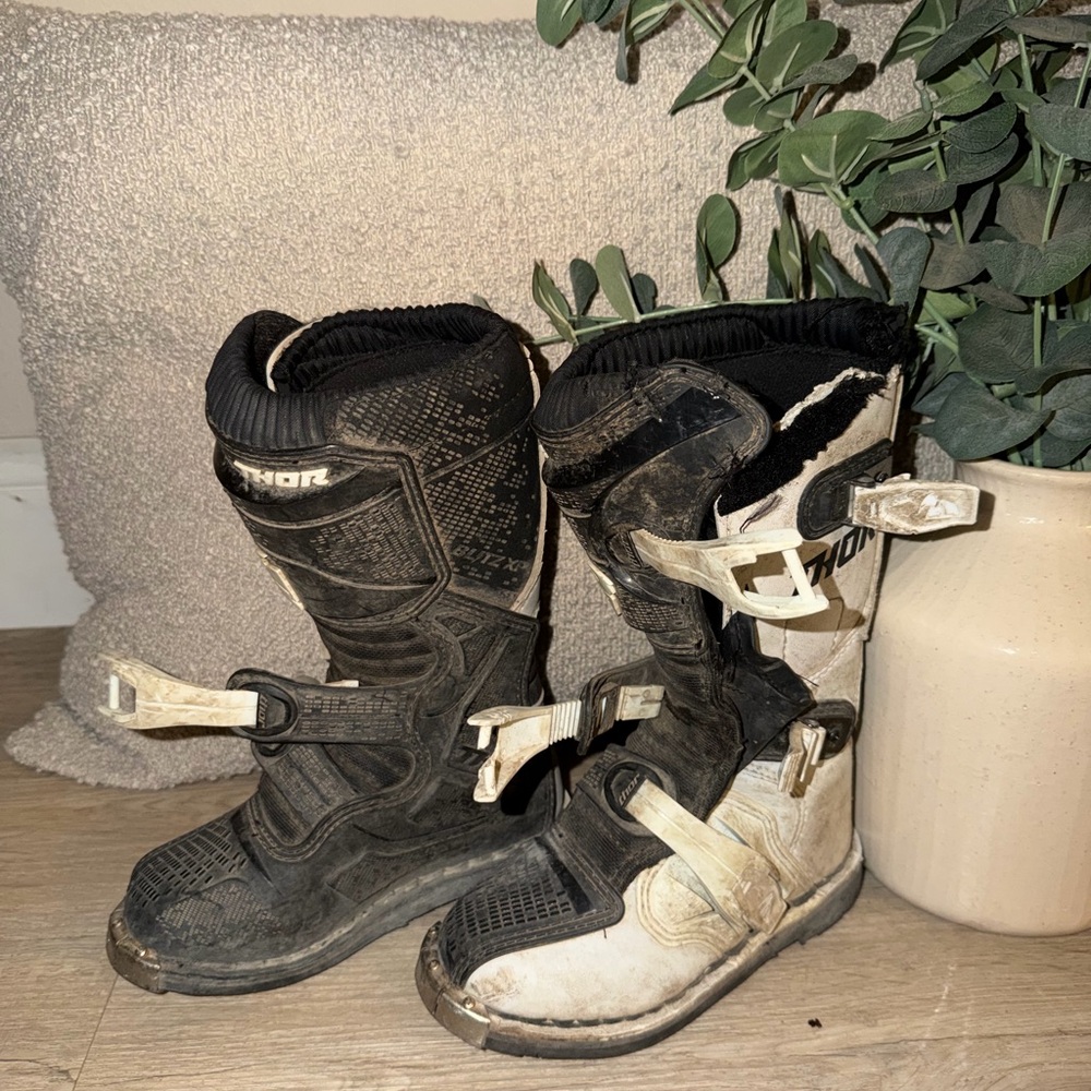 Thor Kids Black and White Adventure Boots